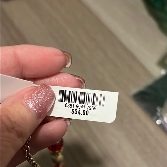 Elegant Gold and Red Beaded Necklace - Picture 6 of 6